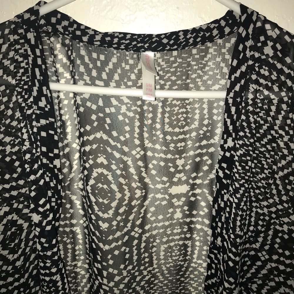 KIMONO - Picture 3 of 4